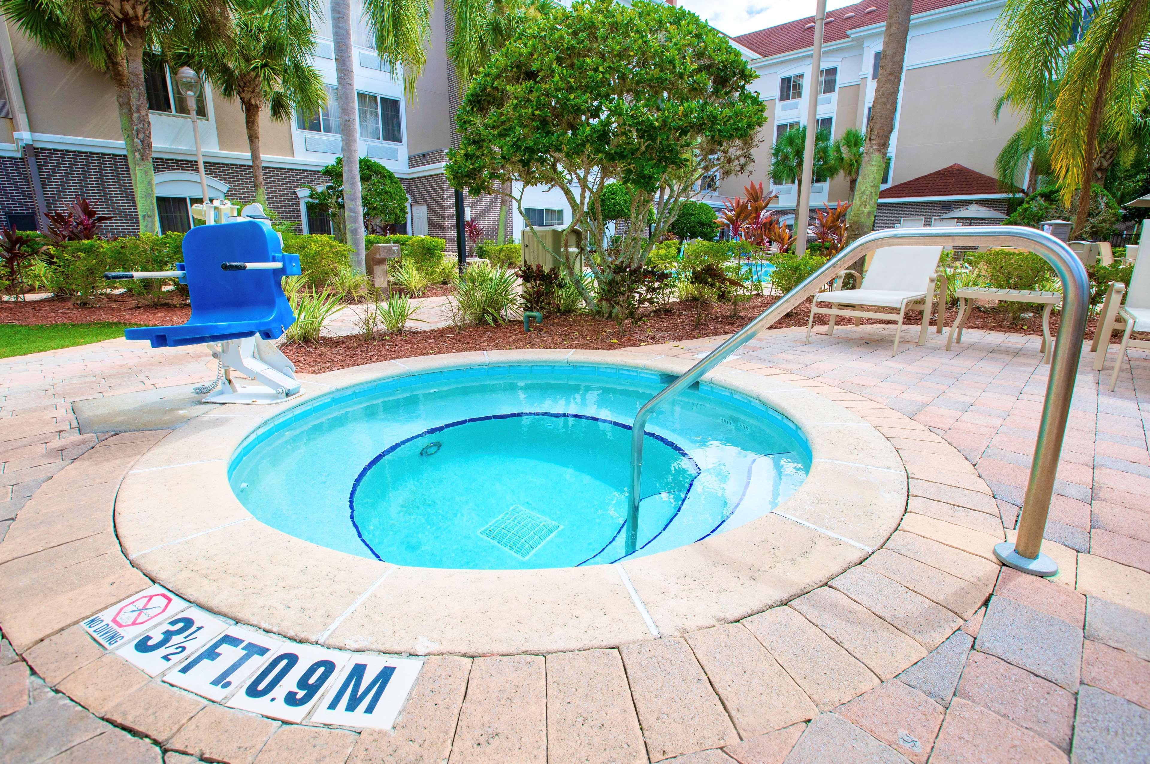 Best Western Plus Regency Inn And Conference Centre Abbotsford Exteriör bild
