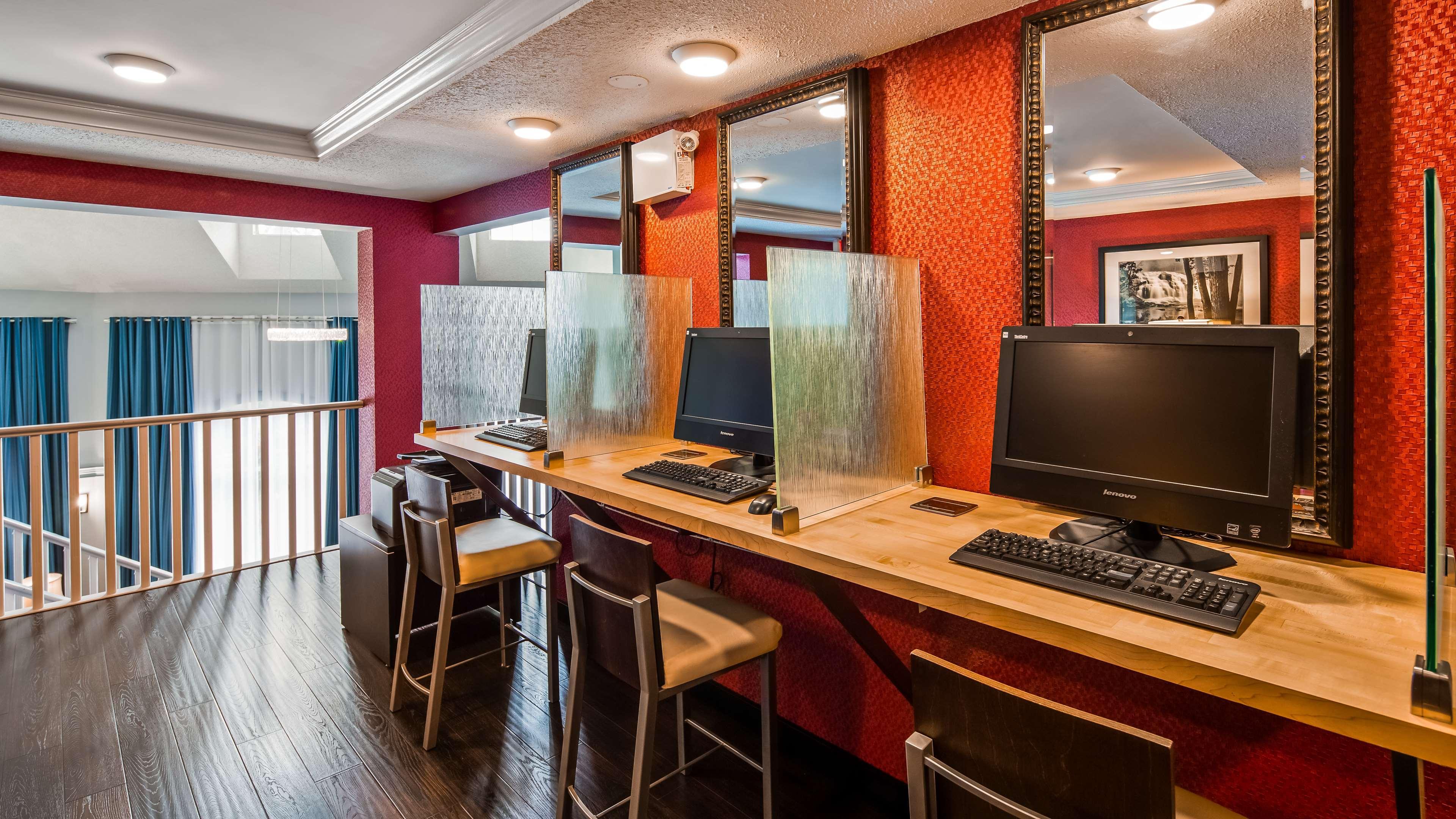 Best Western Plus Regency Inn And Conference Centre Abbotsford Exteriör bild