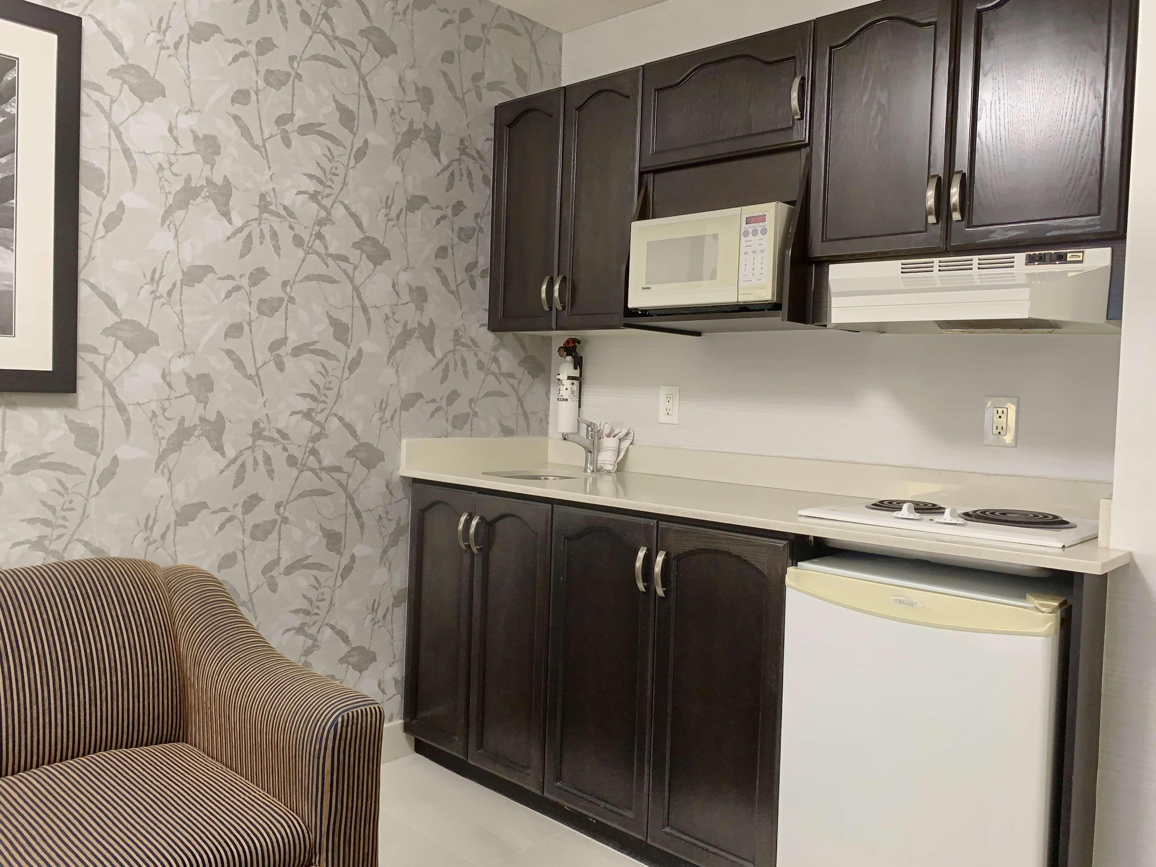 Best Western Plus Regency Inn And Conference Centre Abbotsford Exteriör bild